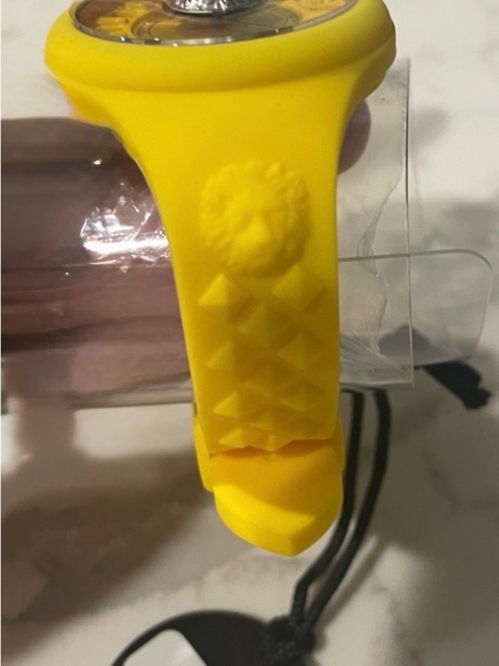 Versus Versace Bright Yellow Lion Coin Pouch with Matching Silicone Watch - Picture 6 of 7
